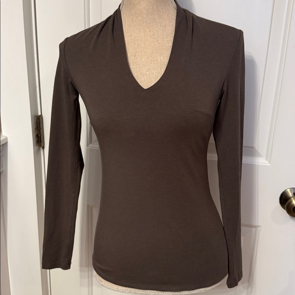 W BY WORTH TOP TEE LONG SLEEVE V-NECK GRAY TAUPE STRETCH SIZE XS
